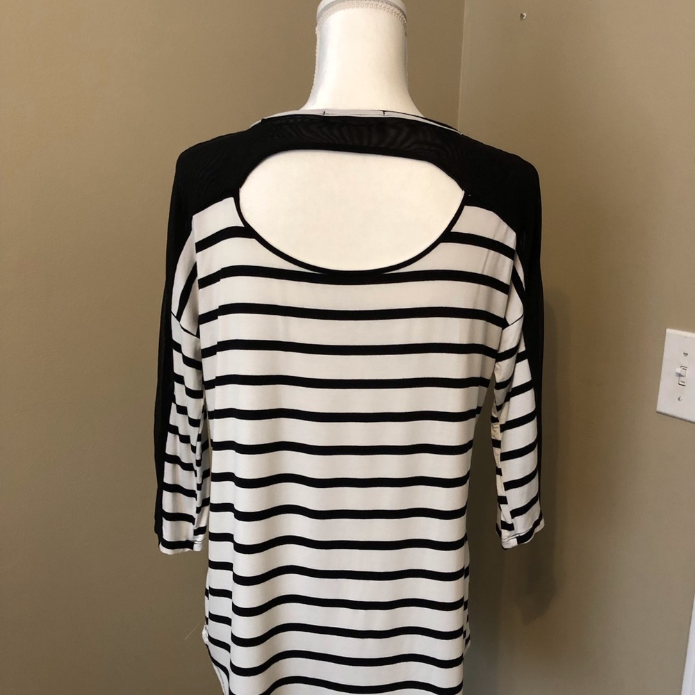 Loveappella (Stitch Fix) B&W striped shirt M - Picture 2 of 6